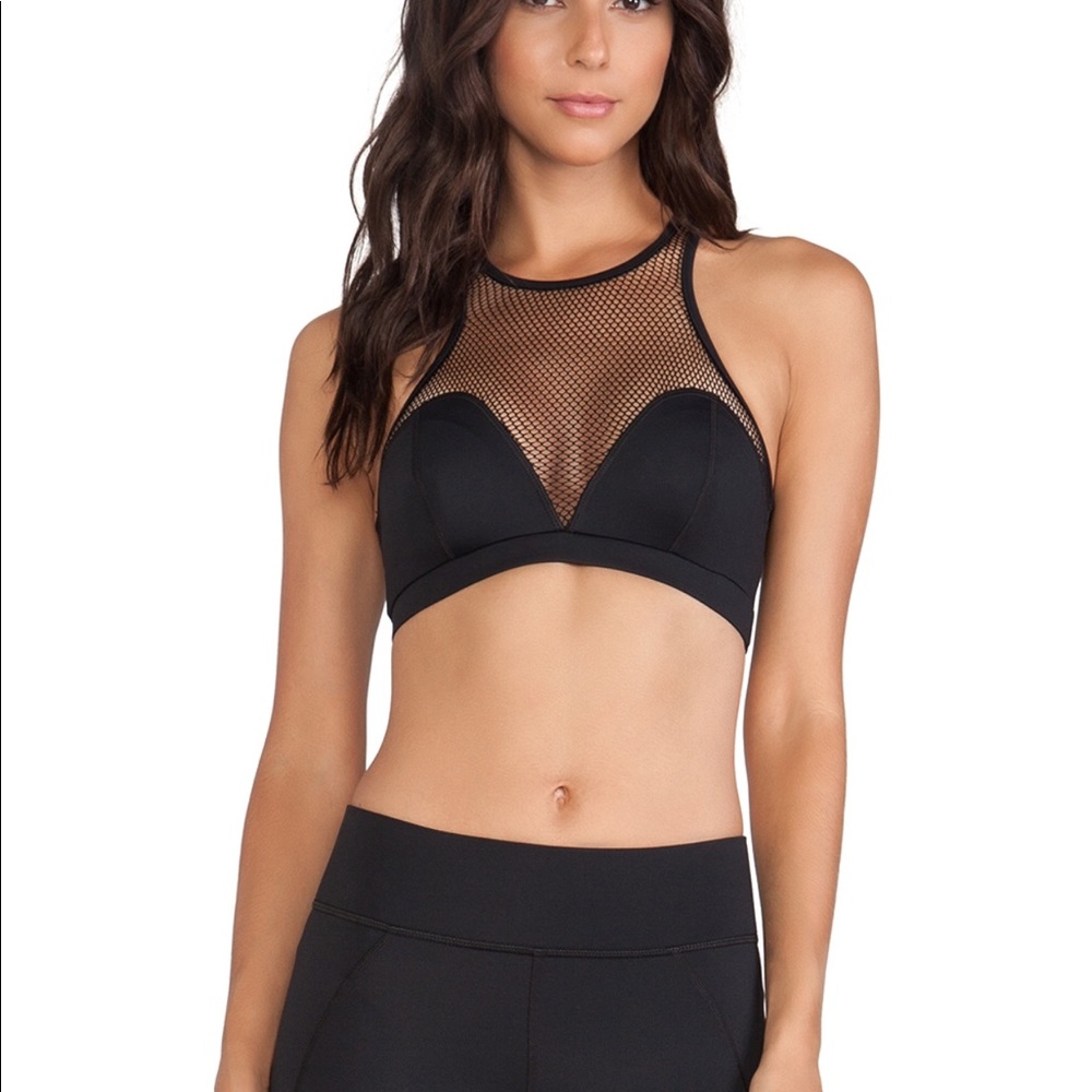 Michi cross back sports bra